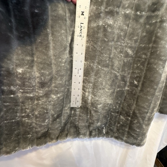Faux Fur Silver Gray Coat Ladies Size L/XL* - Picture 9 of 9